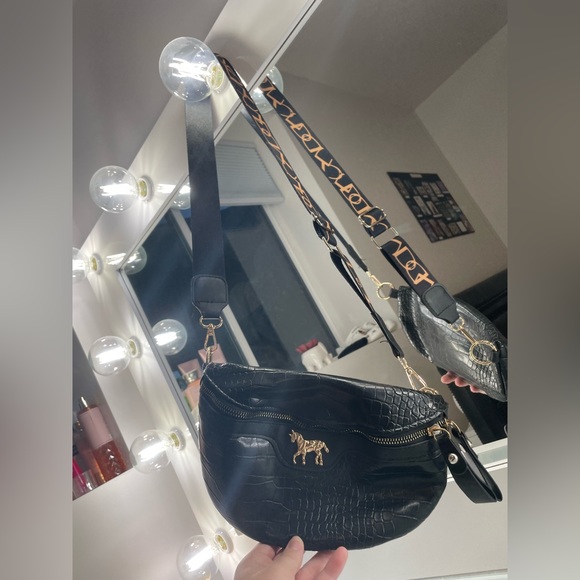 Handbags - SHEIN black cross body